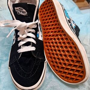 Gorgeous unique style Vans